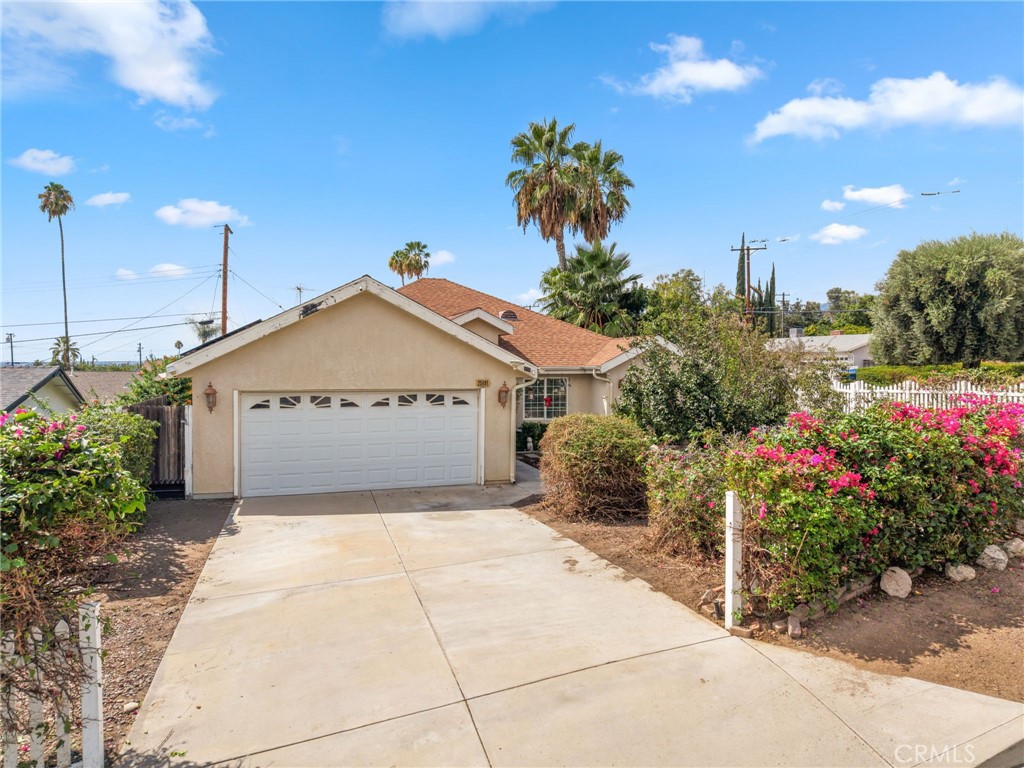 25481 Foothill Drive Property Photo 4