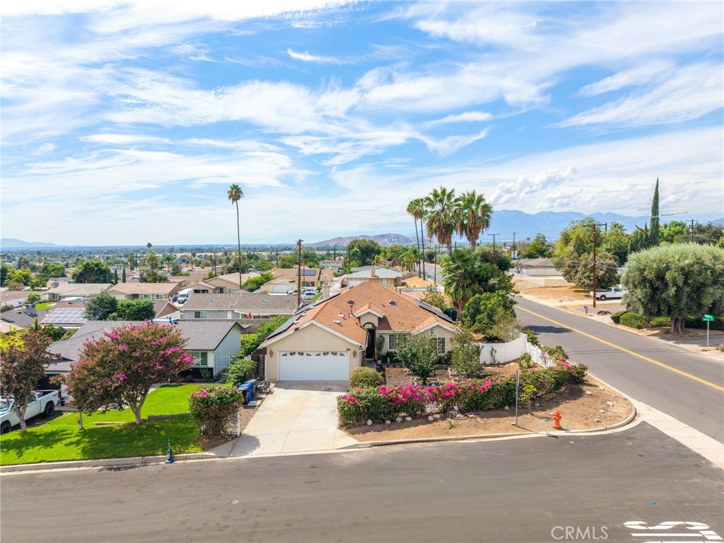 25481 Foothill Drive Property Photo 6