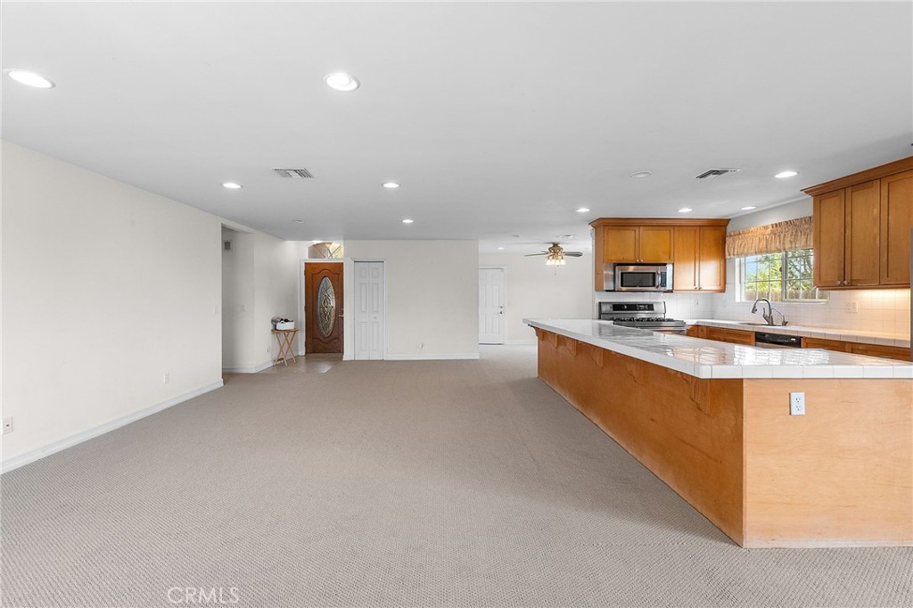 25481 Foothill Drive Property Photo 12