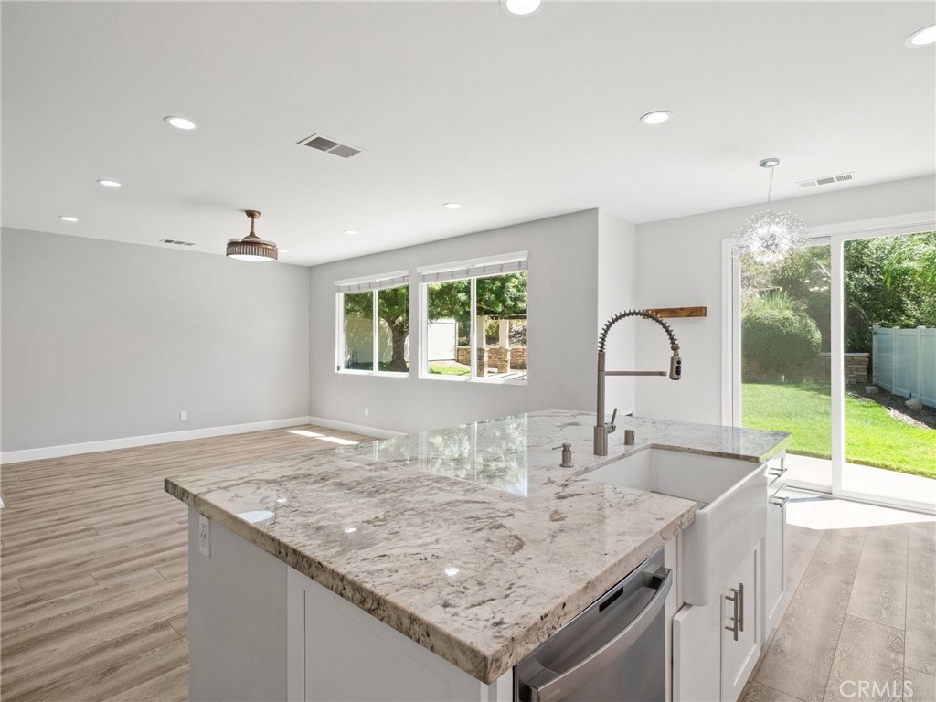 27617 Bottle Brush Property Photo 7