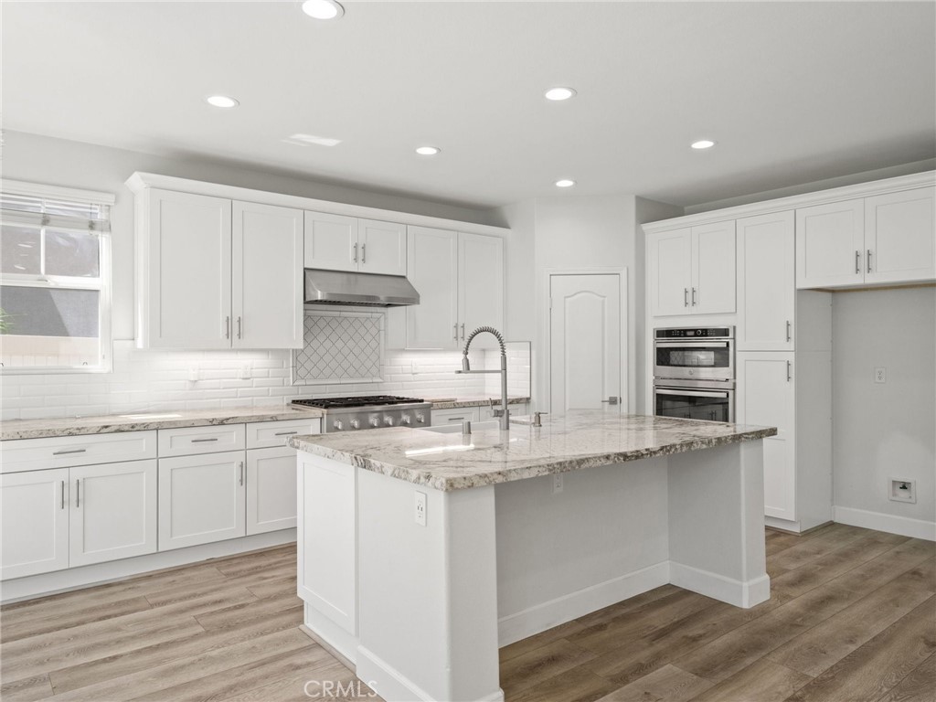 27617 Bottle Brush Property Photo 9