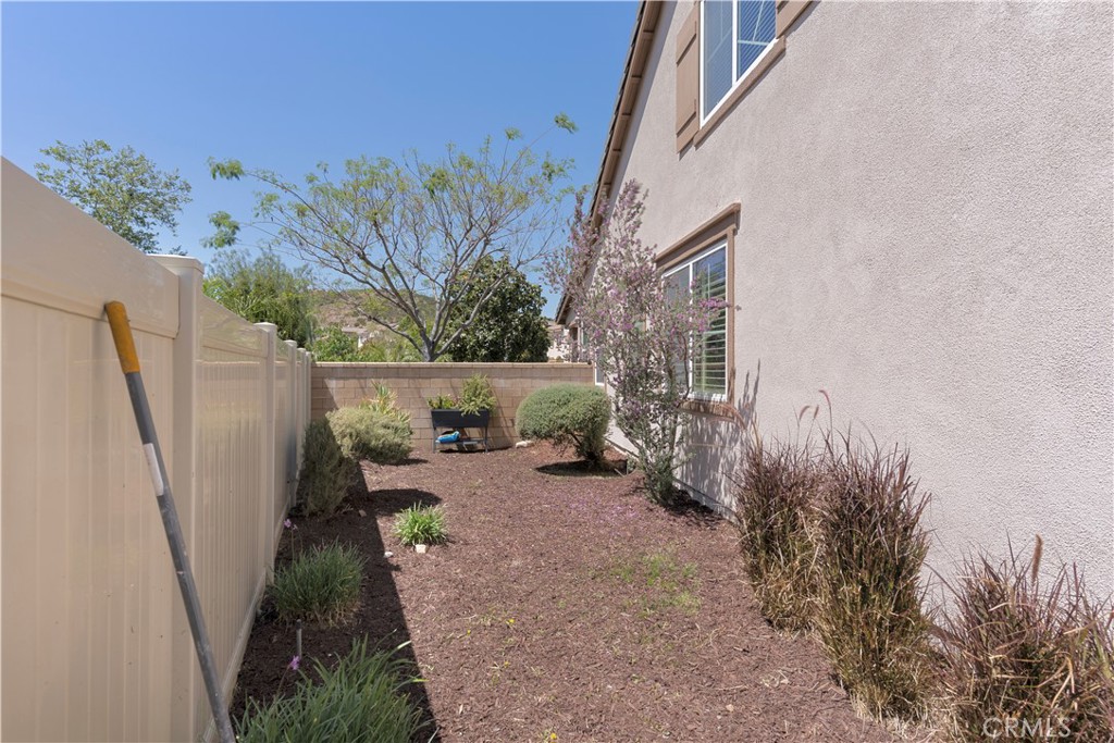 27617 Bottle Brush Property Photo 54