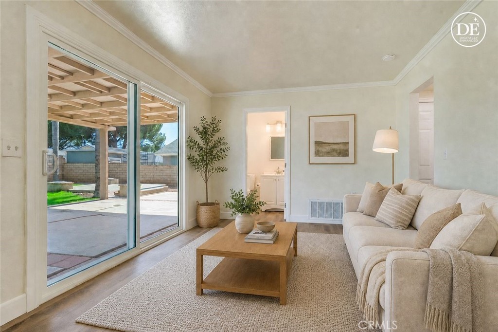 1011 Driftwood Property Photo 10