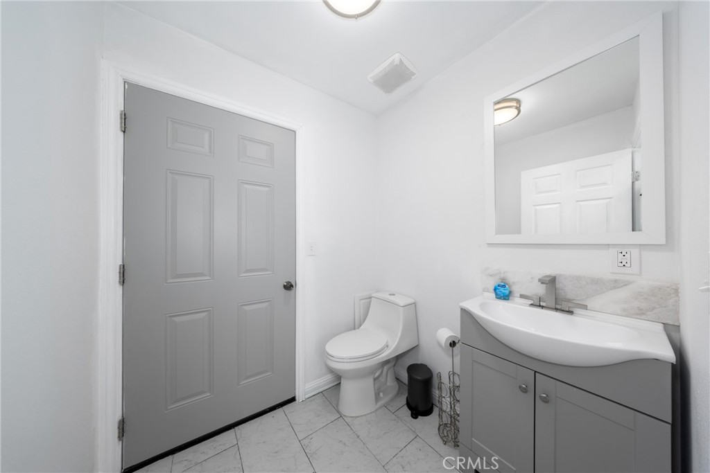 3585 Ambrose Property Photo 36
