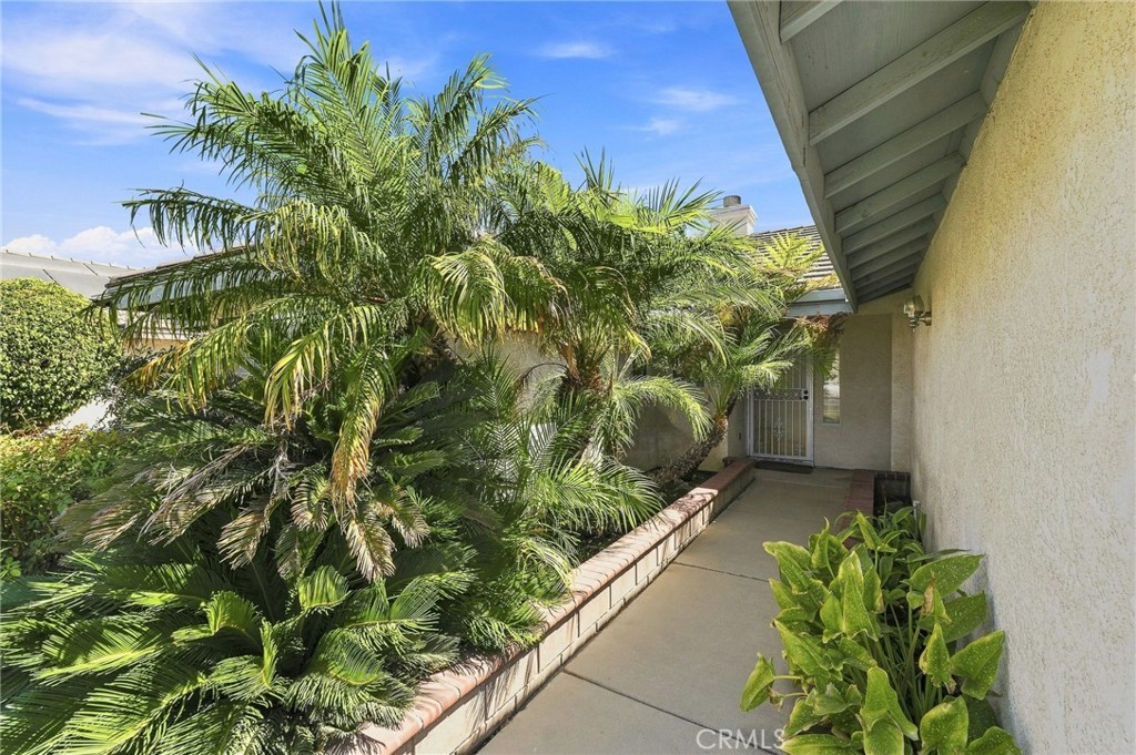 721 N Sandalwood Avenue Property Photo 3