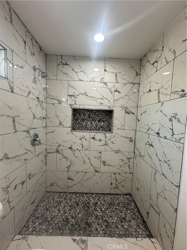 1875 Darby Street Property Photo 5
