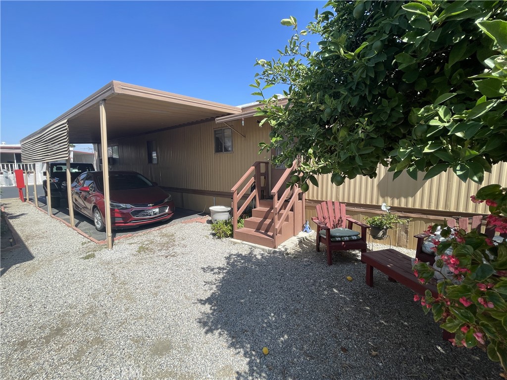 17455 Marygold Avenue 68 Property Photo 4