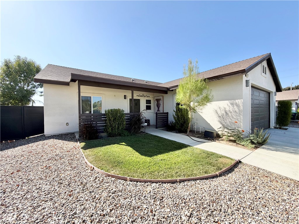 845 S San Jacinto Street Property Photo 3