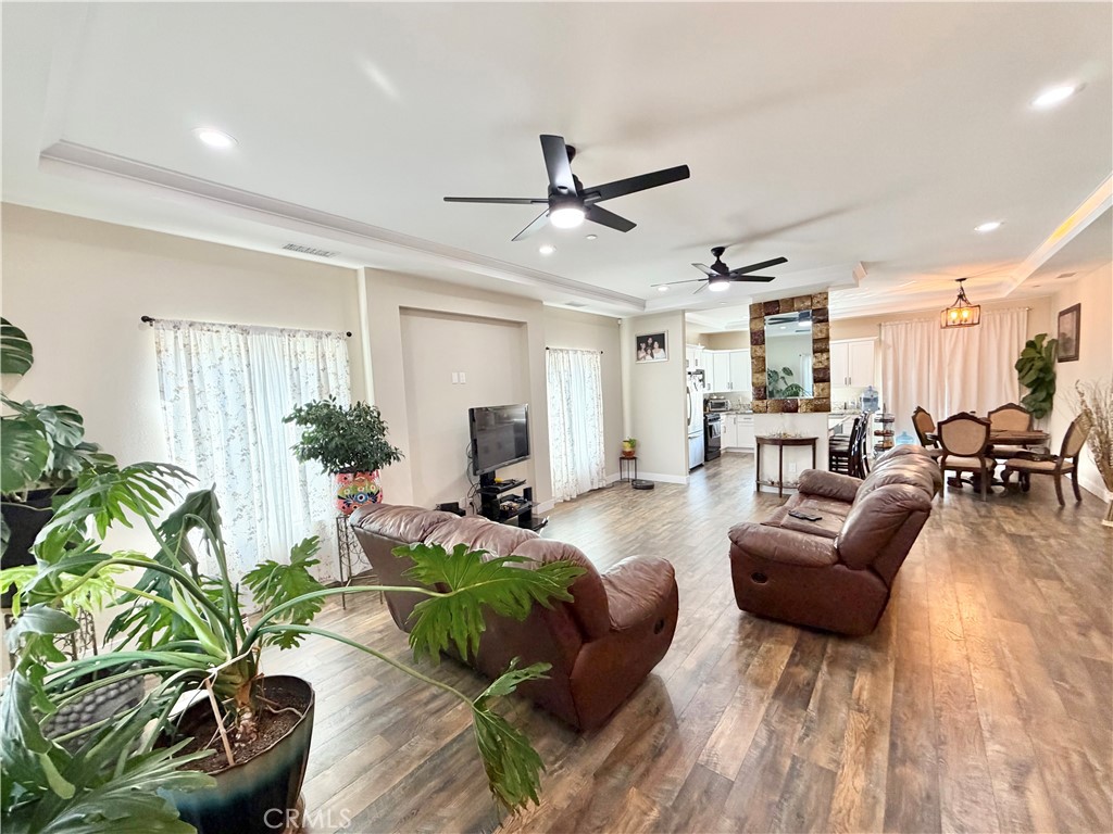 845 S San Jacinto Street Property Photo 8