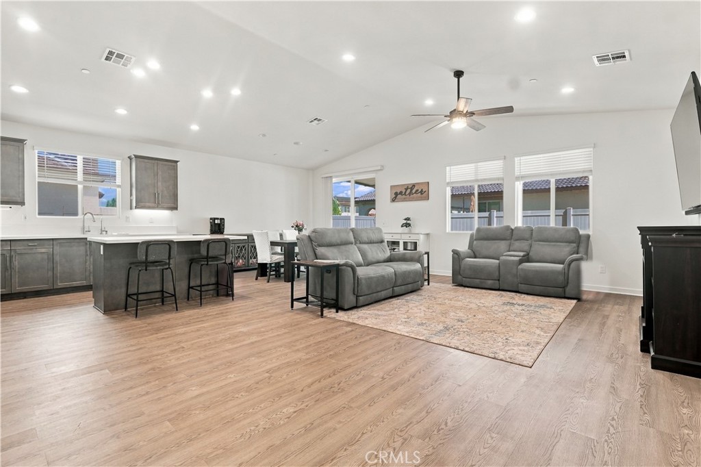 35112 Funk Way Property Photo 3