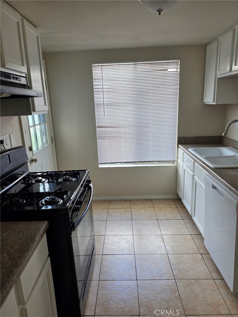 1565 Coulston Street 15 Property Photo 3