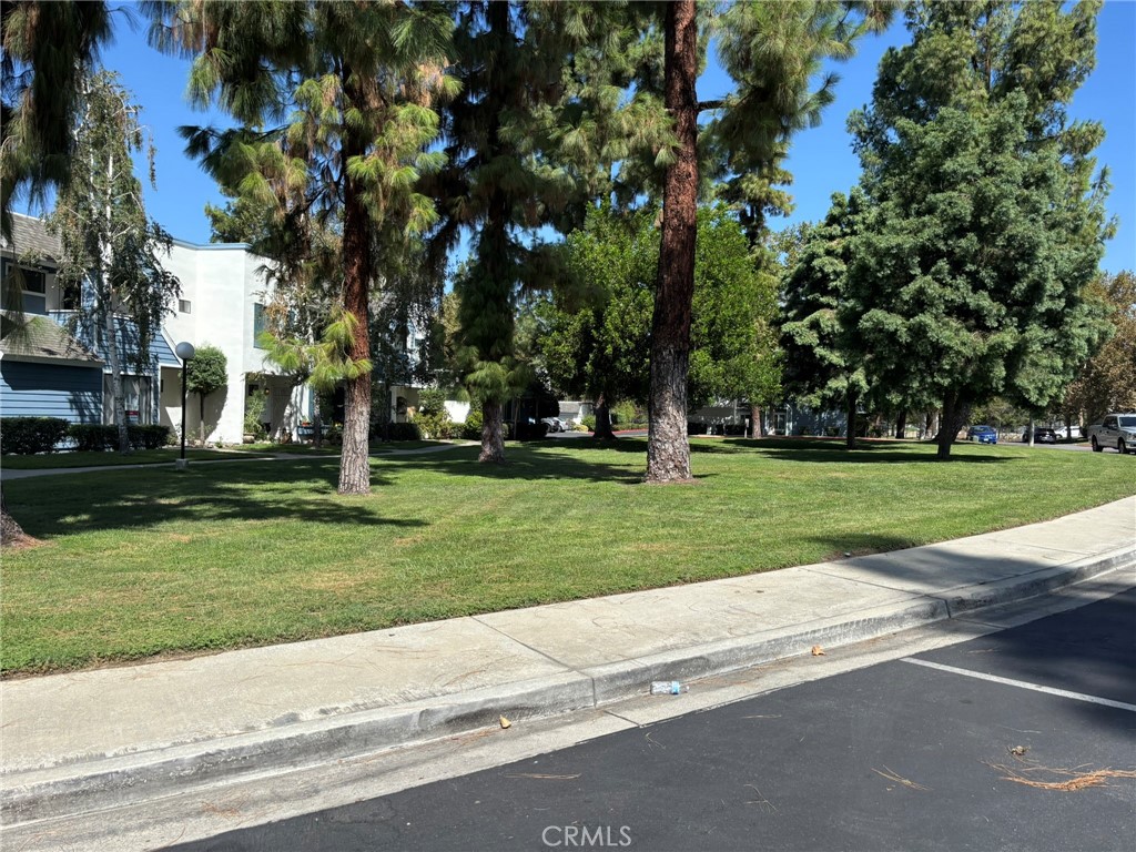 633 Church Pl 3 Property Photo 2