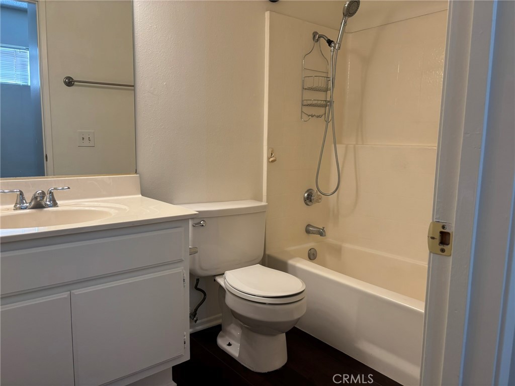 633 Church Pl 3 Property Photo 8