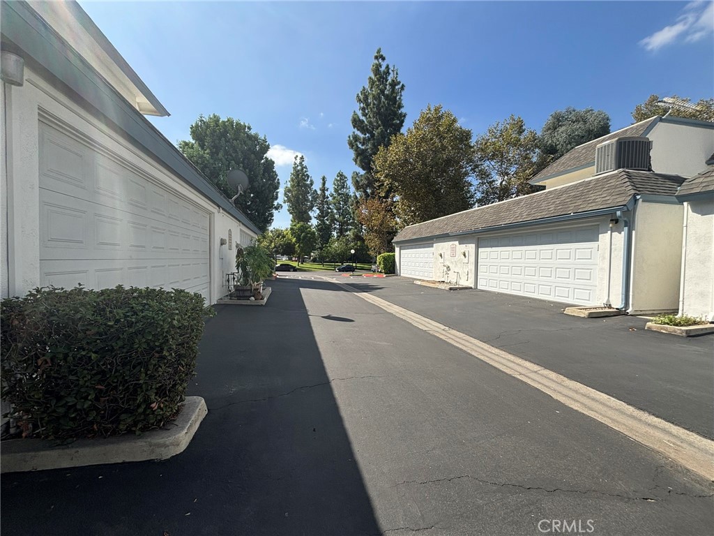 633 Church Pl 3 Property Photo 11