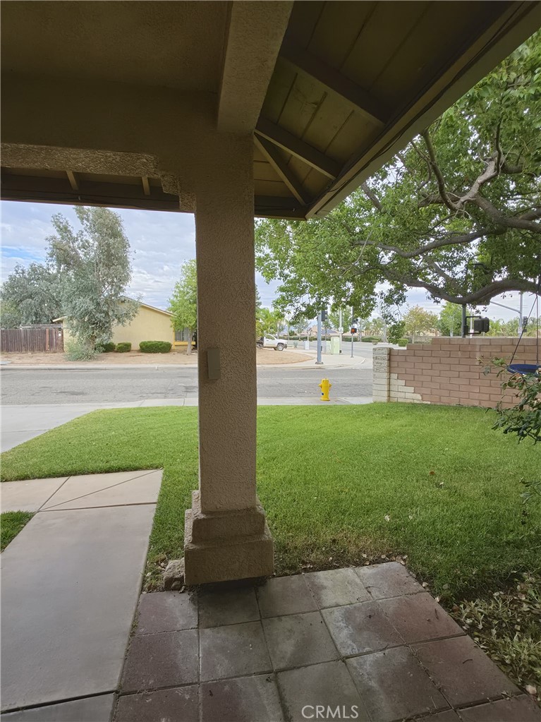 5504 N Mountain Property Photo 3