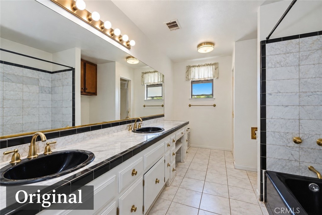 18621 Centennial Street Property Photo 32