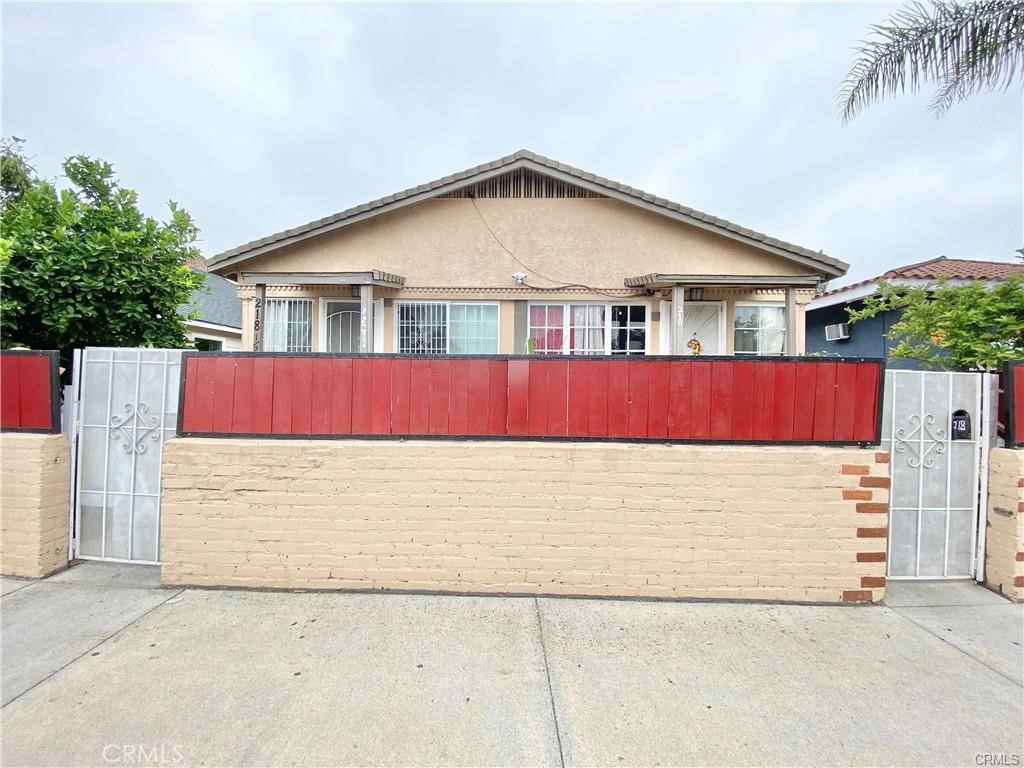 218 E 60th Street Property Photo 1