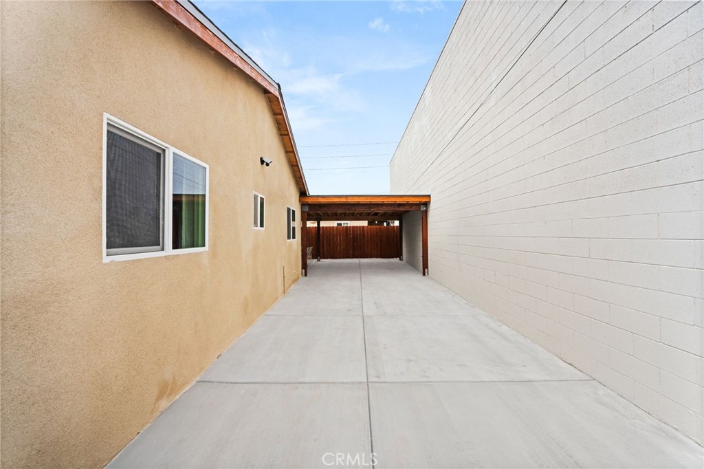 16142 Abbey Property Photo 2