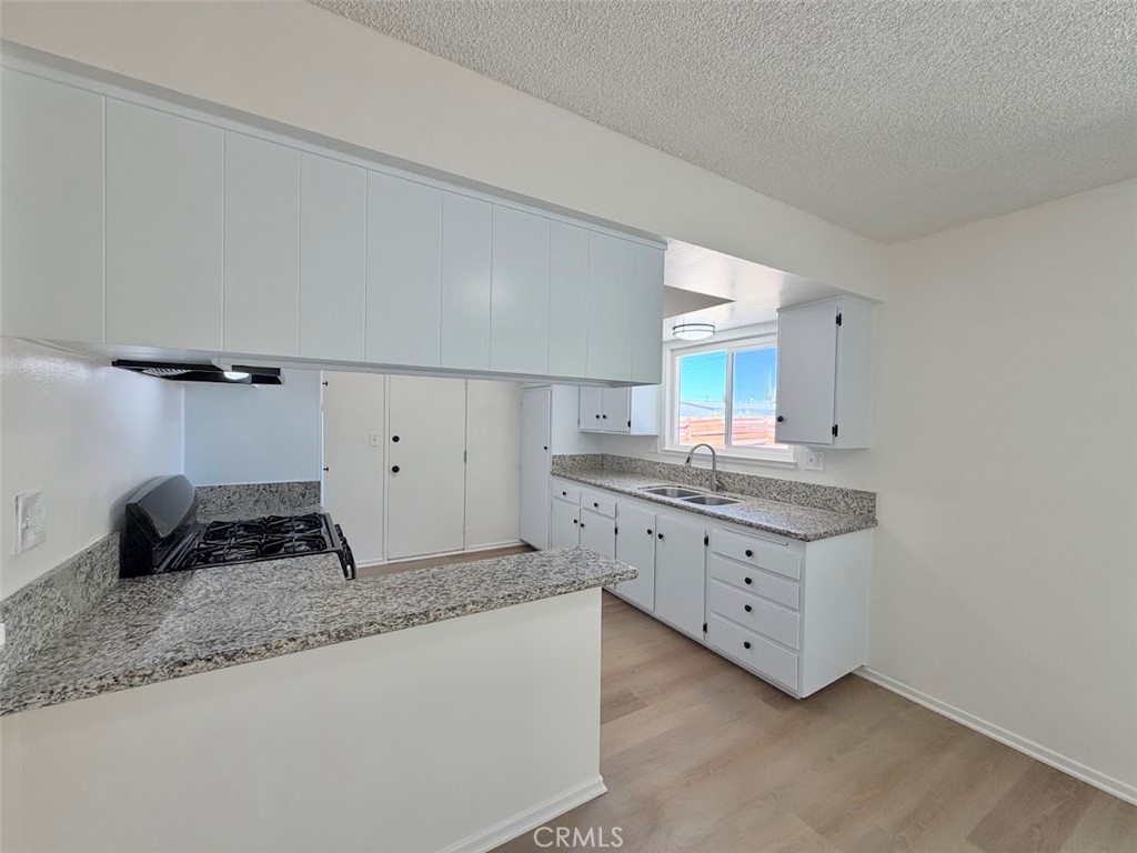14365 Manzanita Property Photo 6