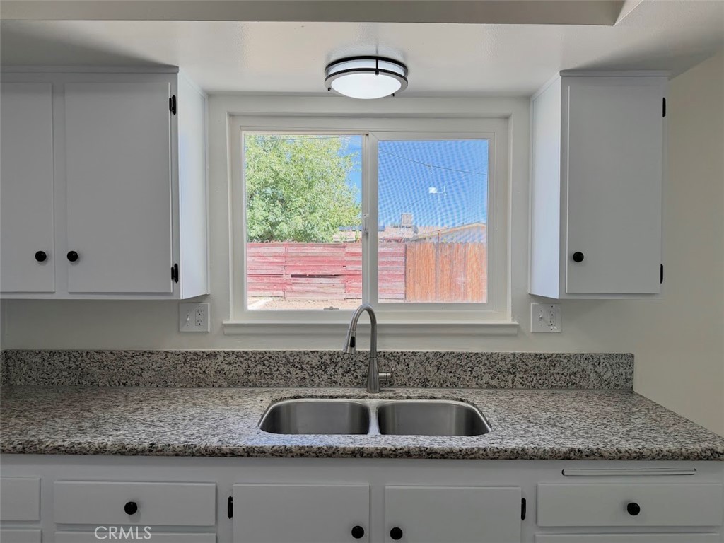 14365 Manzanita Property Photo 10