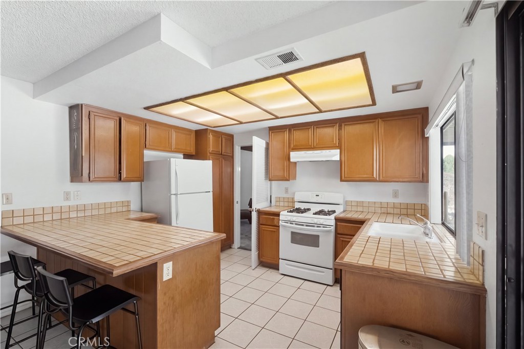 1491 Cedarhill Drive Property Photo 2