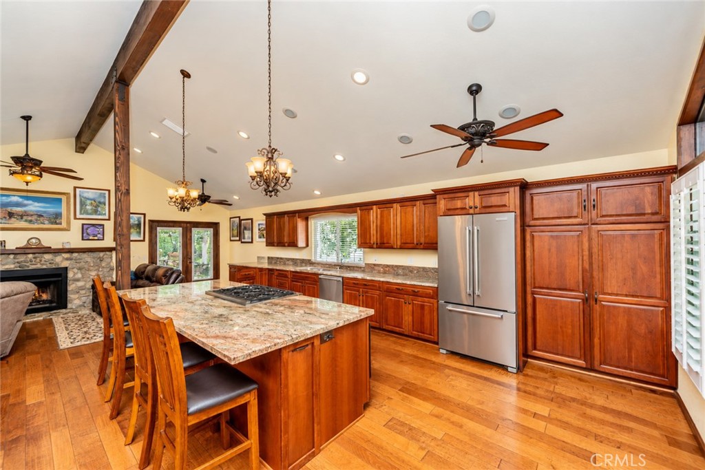 11030 Hickory Avenue Property Photo 6