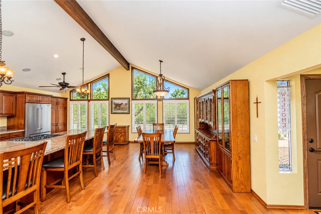 11030 Hickory Avenue Property Photo 8