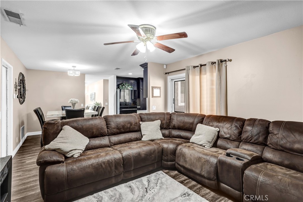 2466 S Sultana Avenue Property Photo 11
