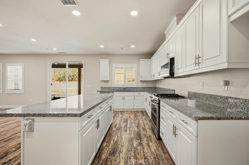 20972 Center Property Photo 10