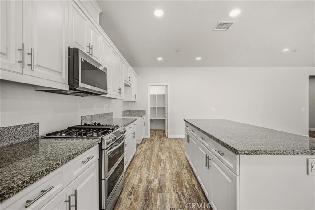 20972 Center Property Photo 12
