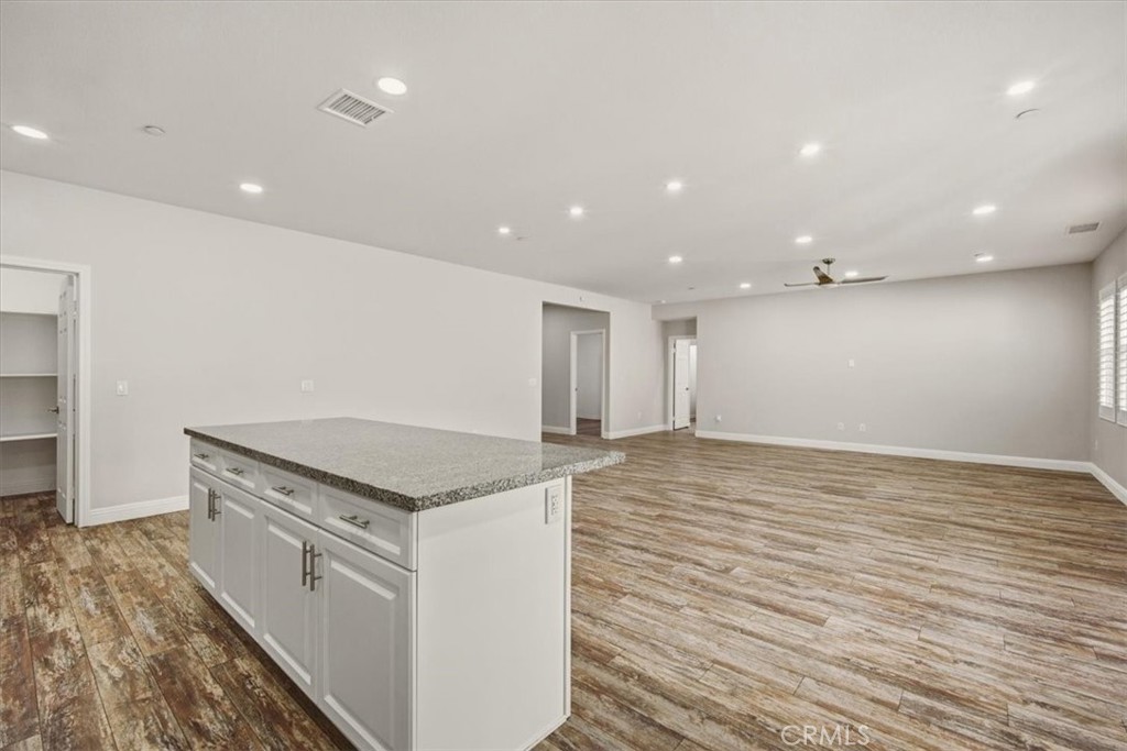 20972 Center Property Photo 14