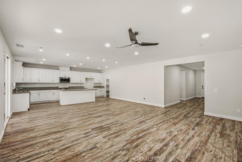 20972 Center Property Photo 16