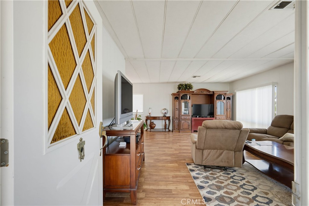1065 S Elk Property Photo 8