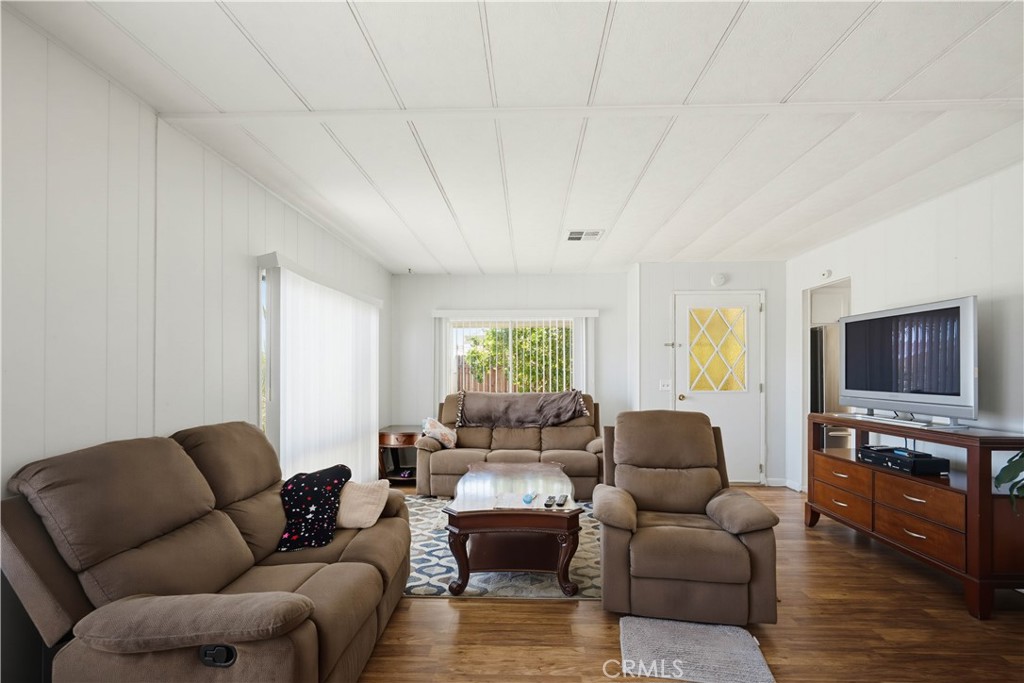 1065 S Elk Property Photo 12