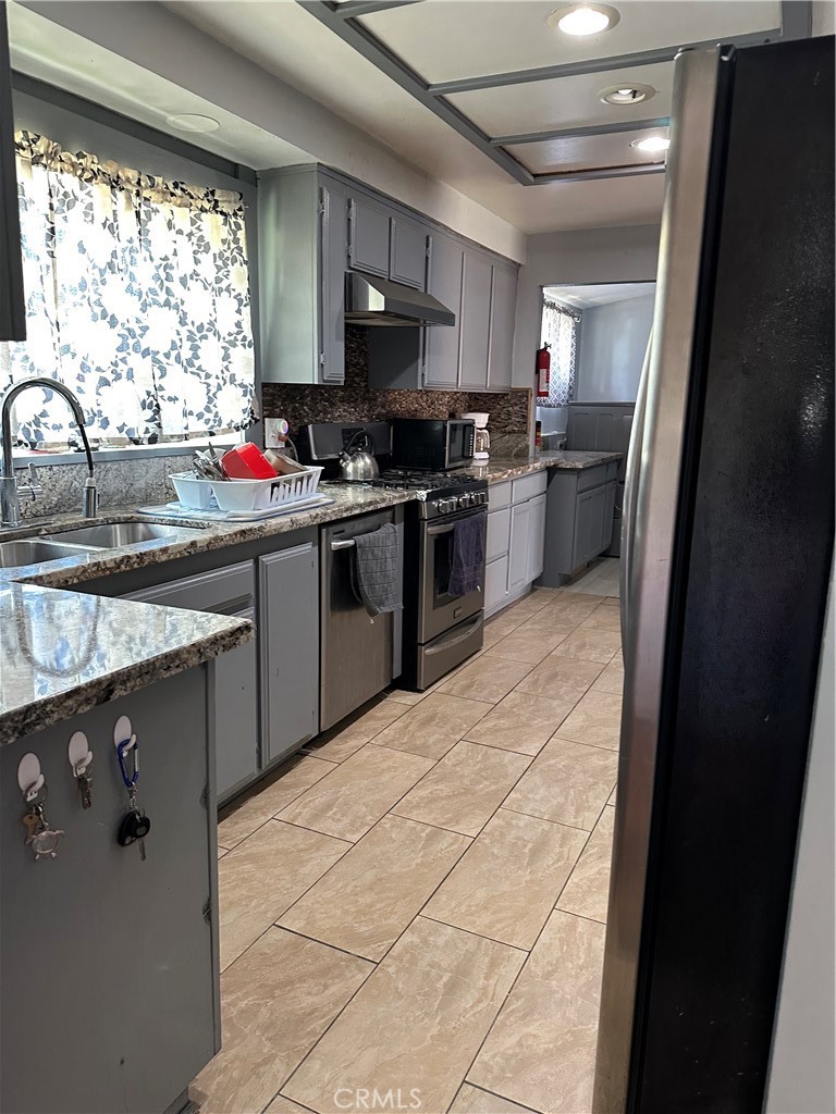 858 N Benson Property Photo 3
