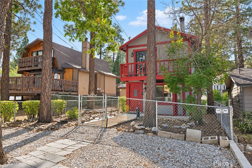 272 Imperial Avenue Property Photo 5