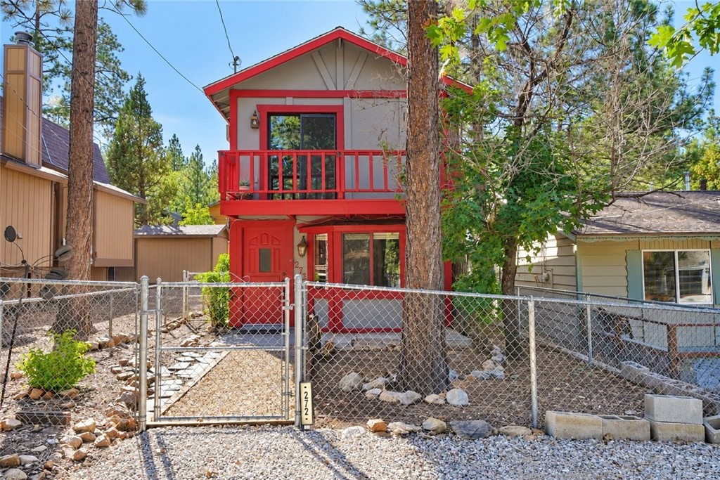 272 Imperial Avenue Property Photo 6