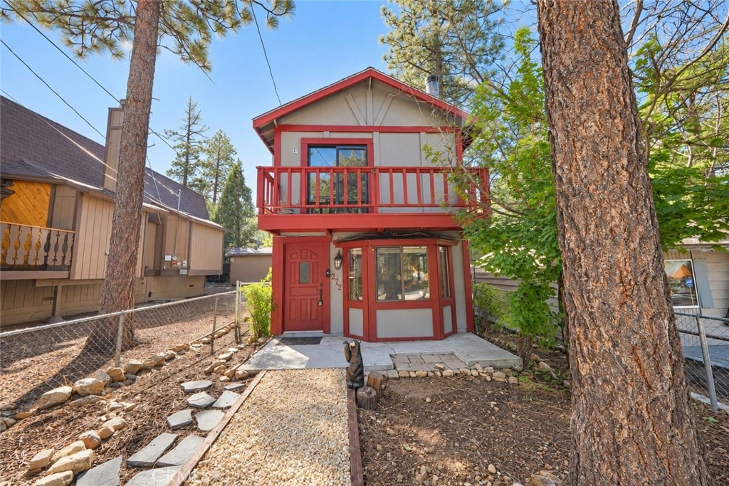 272 Imperial Avenue Property Photo 7