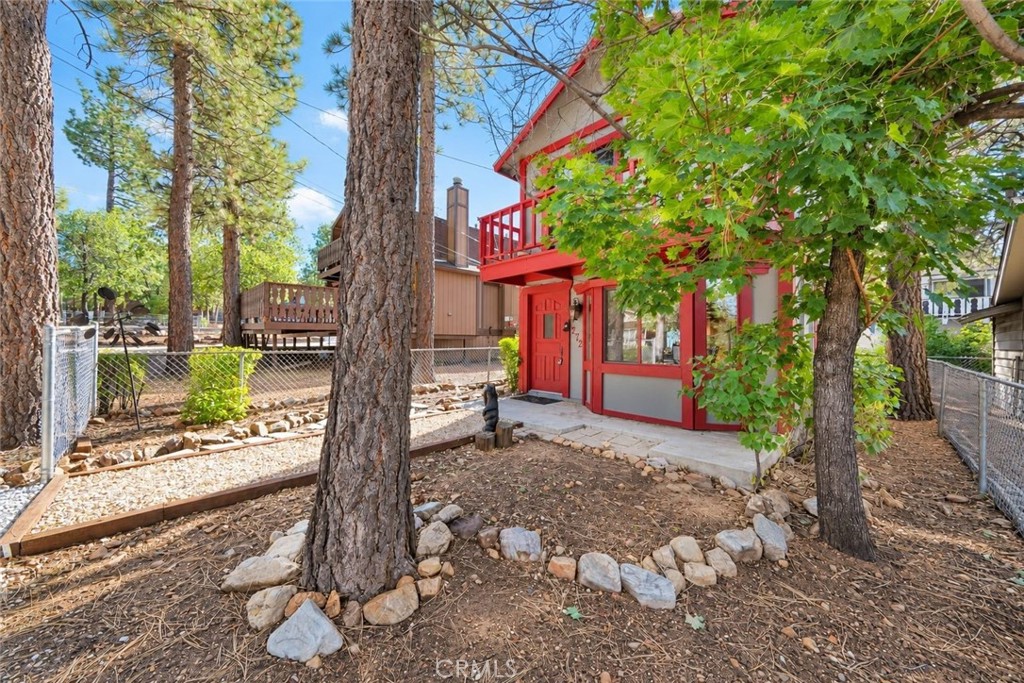 272 Imperial Avenue Property Photo 9