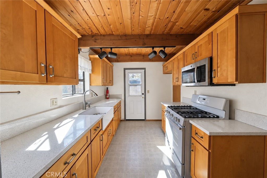 272 Imperial Avenue Property Photo 25