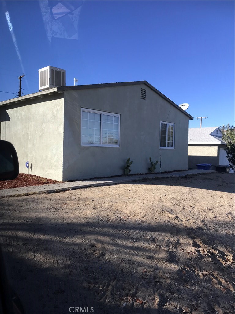 304 Maxine Property Photo 1
