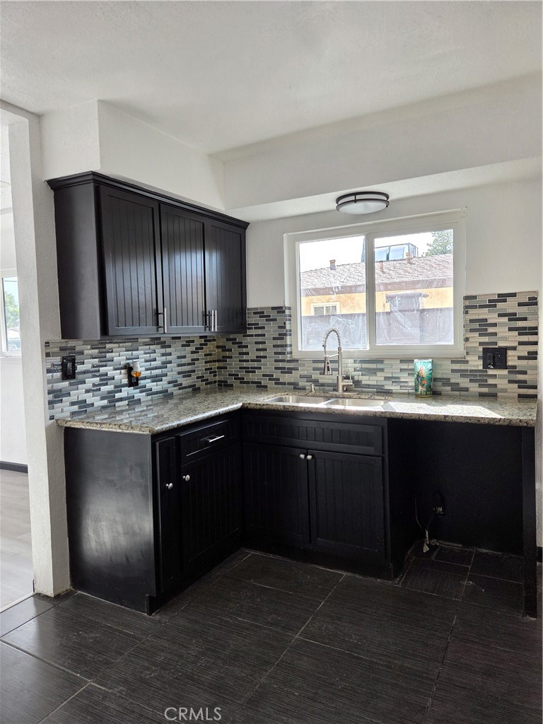1684 W 8th Property Photo 4
