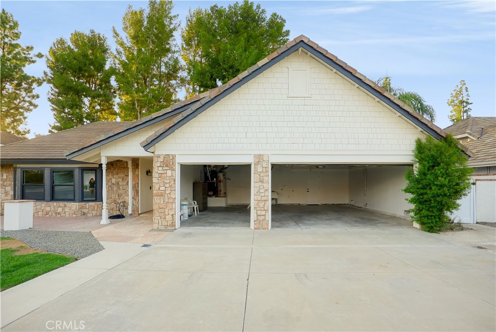 4309 Camphor Property Photo 3