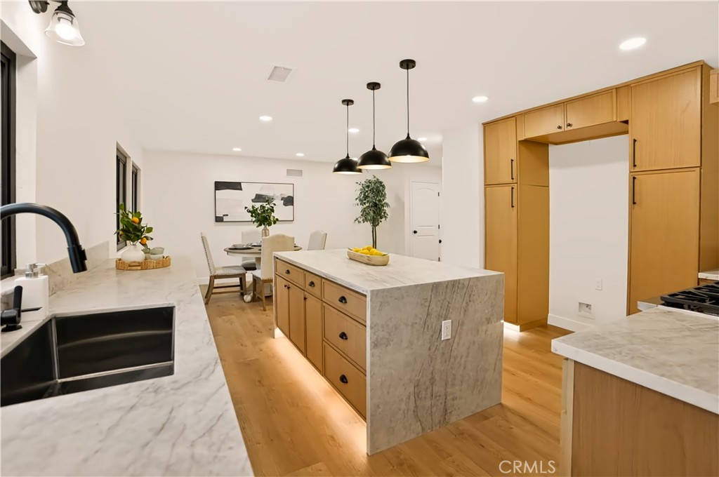 4309 Camphor Property Photo 5