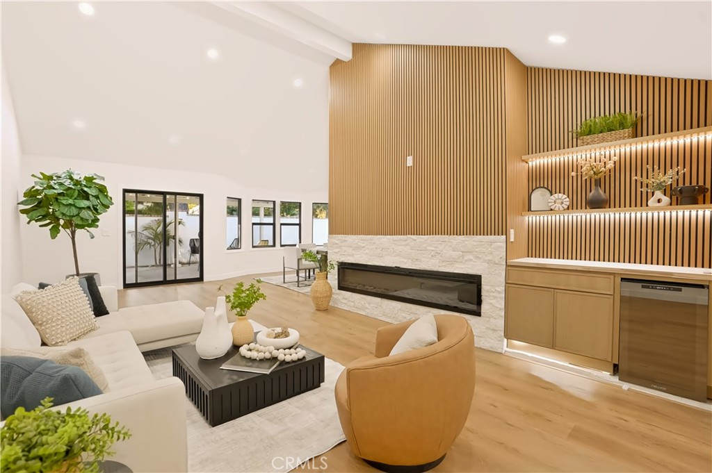 4309 Camphor Property Photo 6