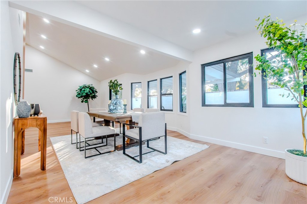 4309 Camphor Property Photo 8