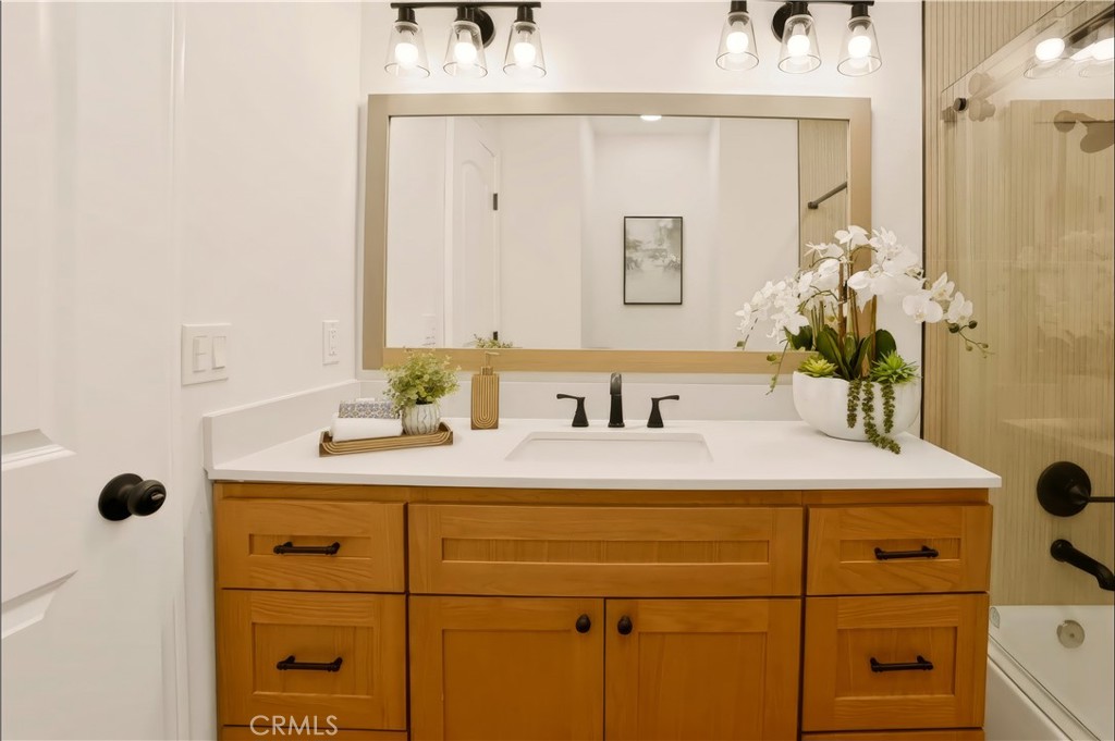 4309 Camphor Property Photo 14
