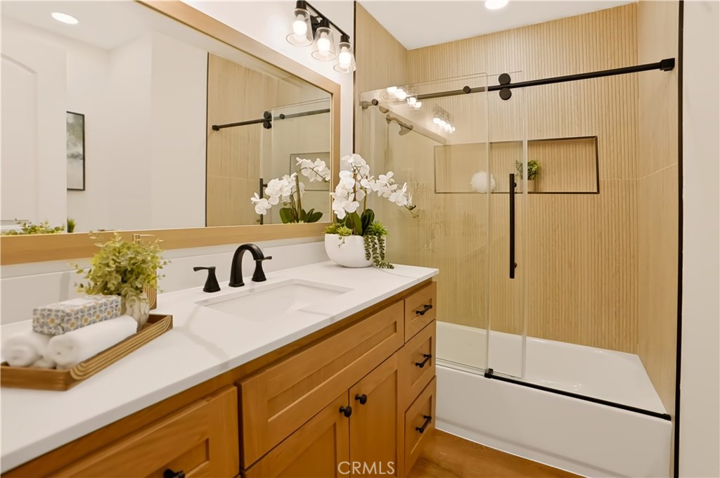 4309 Camphor Property Photo 15