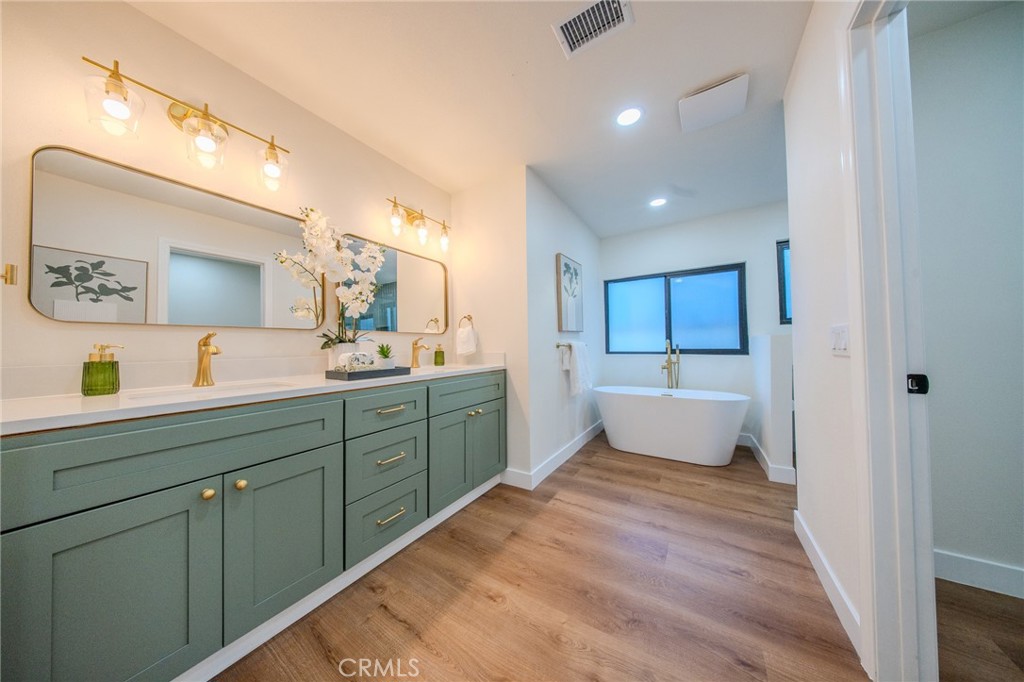 4309 Camphor Property Photo 16