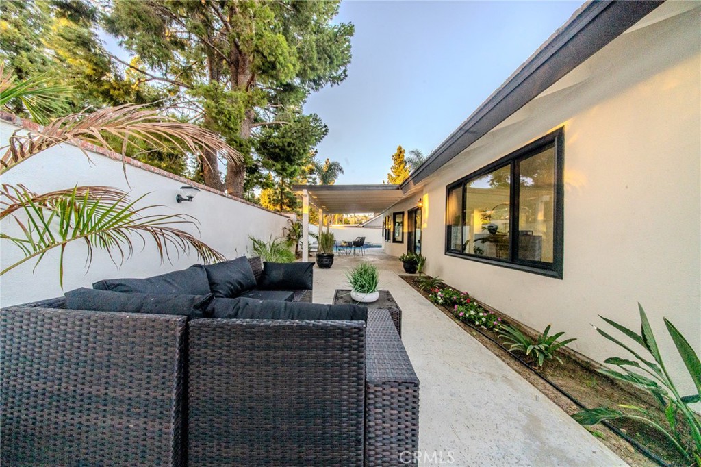4309 Camphor Property Photo 25